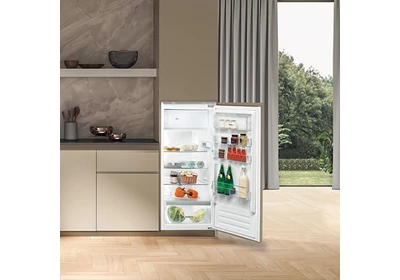 Whirlpool beépíthető hűtő: Inox szín - ARG86122